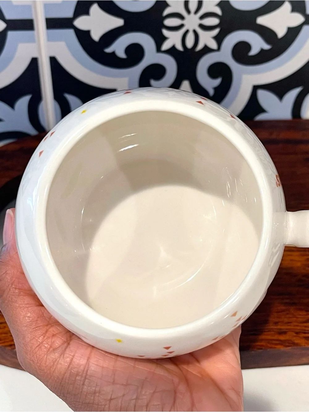 STARBUCKS 2015 Round Lidded BUNNY Tea Cup 12oz White Yellow Triangles Stars RARE